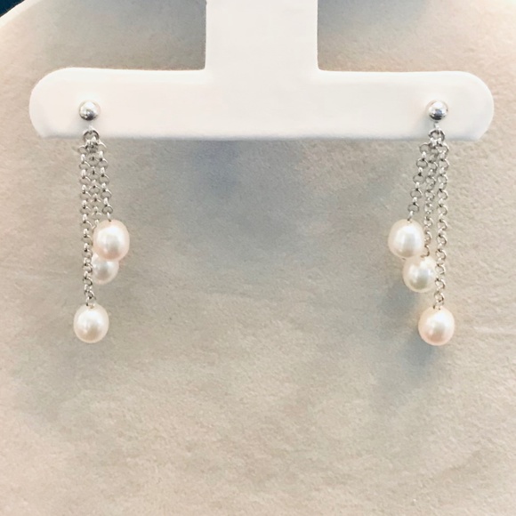 Roz Kwan Sterling Silver Freshwater Pearl Dangle Earrings - Picture 9 of 9